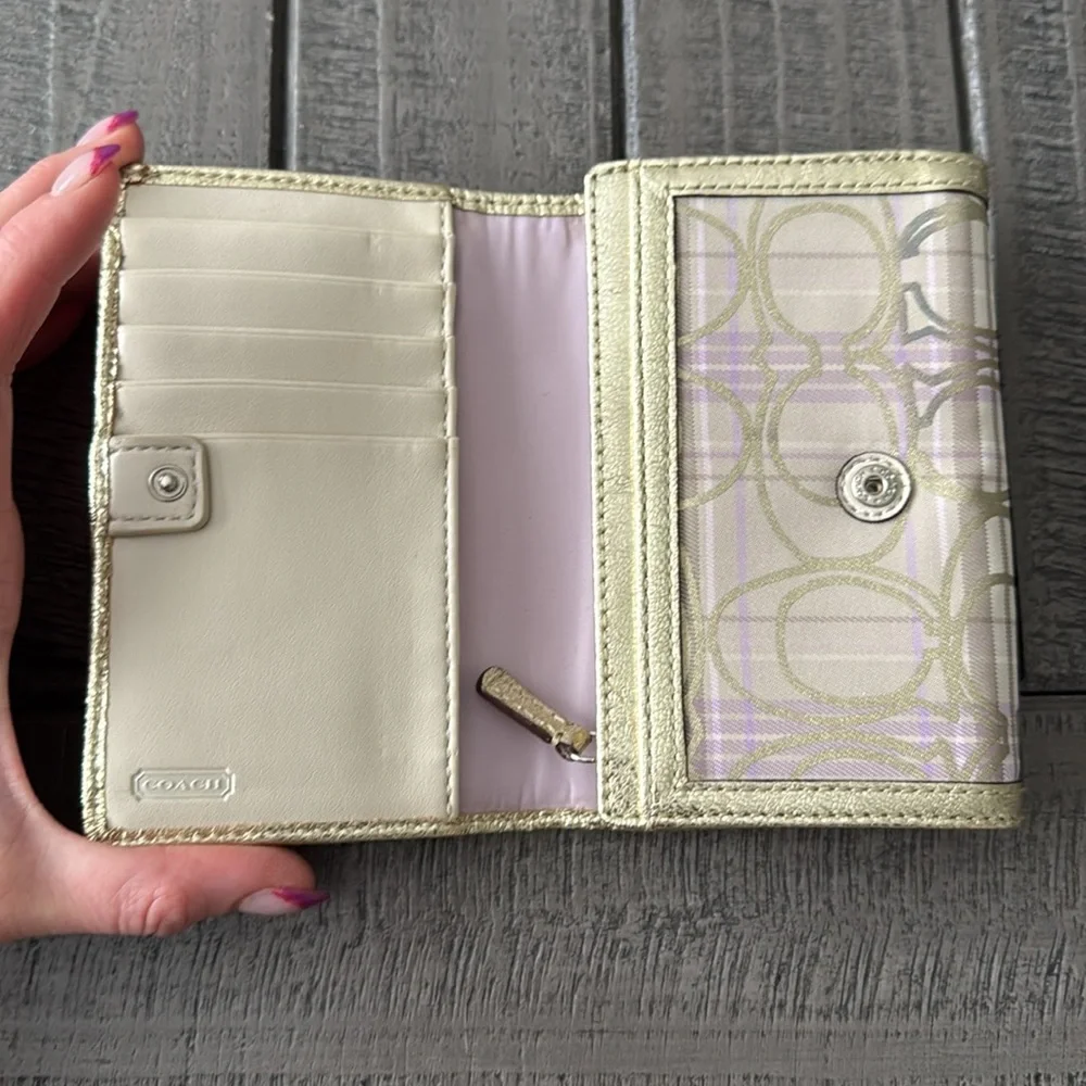 NWOT Coach Light Gold, Cream & Purple Women's Wallet - Picture 4 of 7